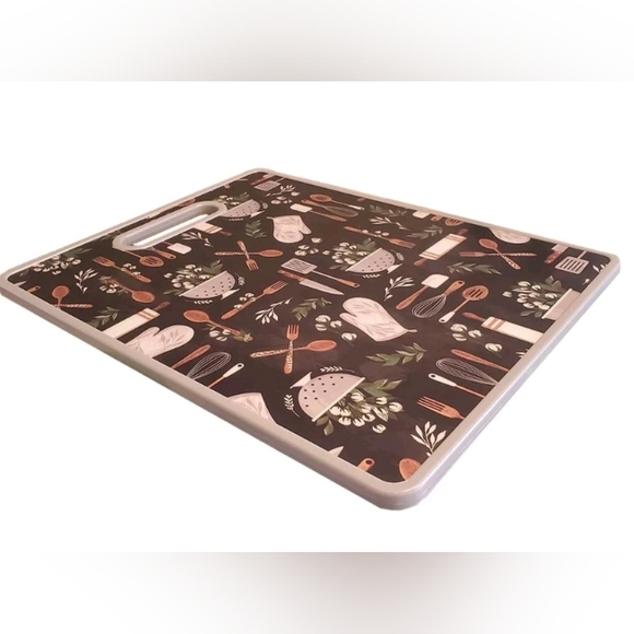 Plastic cutting board 12x15in - Picture 2 of 2